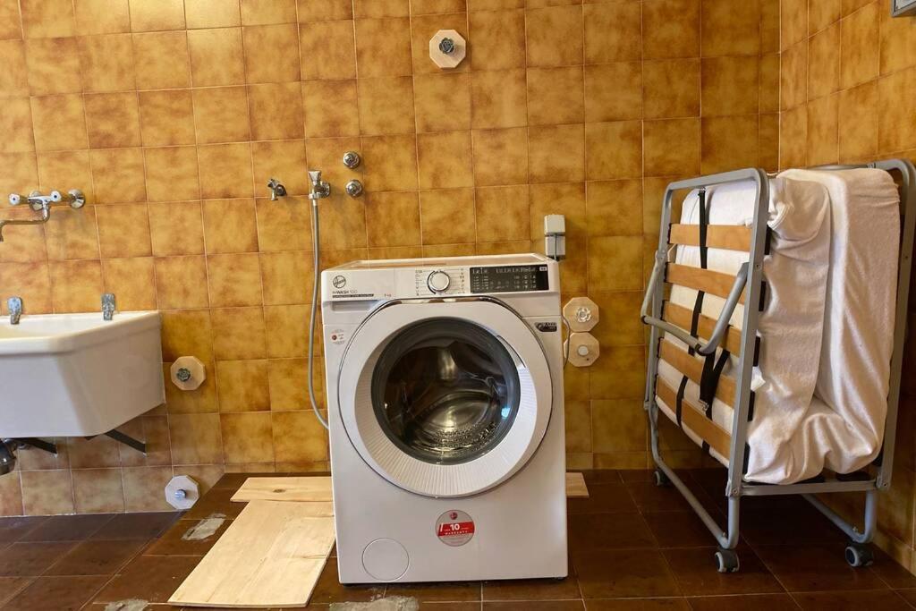 Grosse Wohnung Mit Garagenparkplatz Fiè Zewnętrze zdjęcie