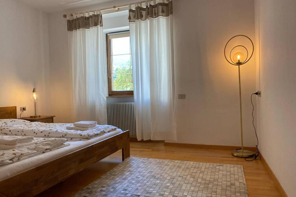 Grosse Wohnung Mit Garagenparkplatz Fiè Zewnętrze zdjęcie